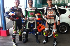 813204IMG-20150522-WA012