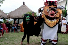 104069IMG-20151130-WA071