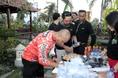 550397IMG-20151130-WA207